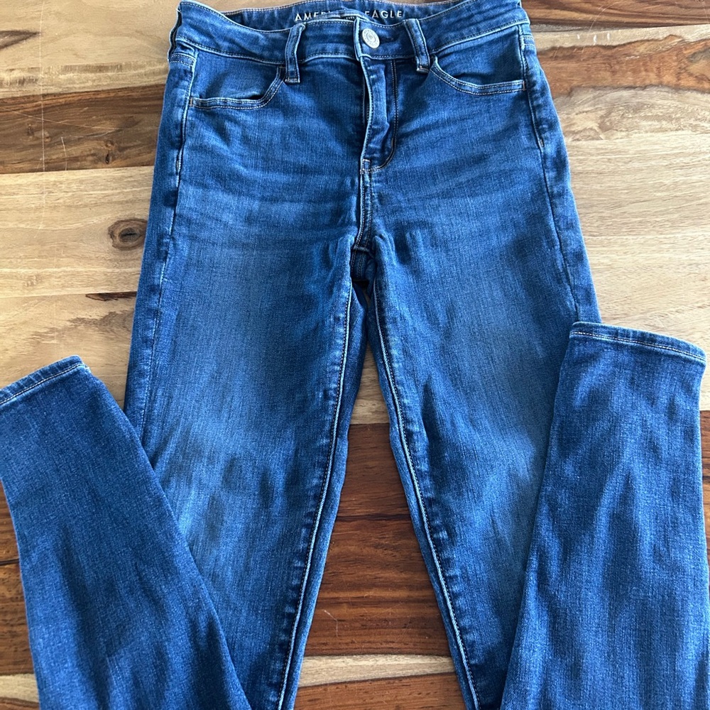 American Eagle Outfitters Women's size 4 long  Blue Skinny Jeans
